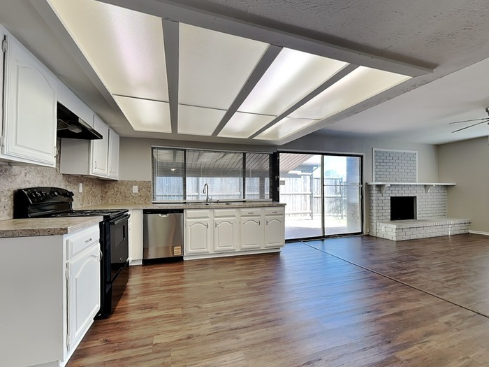 Building Photo - 524 Hardwood Trail