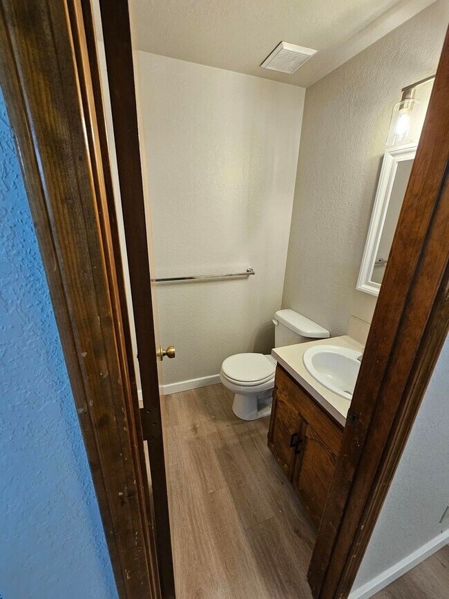 Building Photo - $1,695 / month ? WINTER SPECIAL! ? $300 OF...