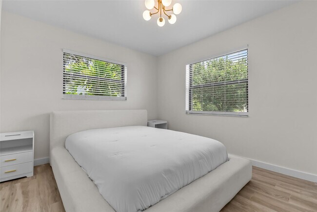 Building Photo - 908 Lighthouse Dr