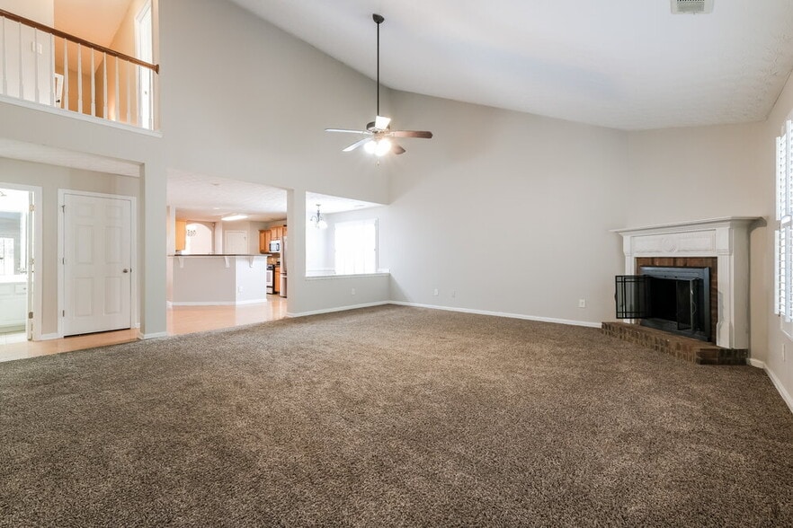 Building Photo - 111 Village Dr