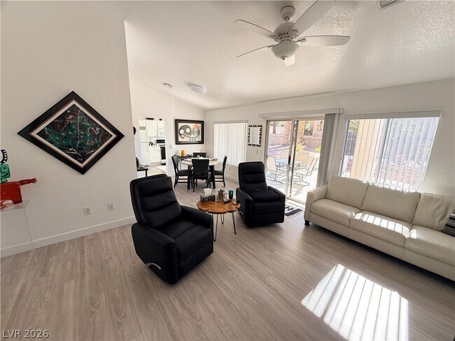 Building Photo - 9605 Sundial Dr