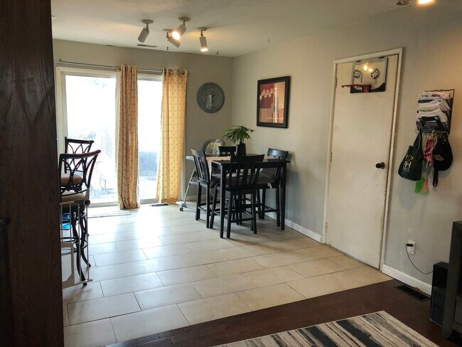 Building Photo - 1509 E 18th St