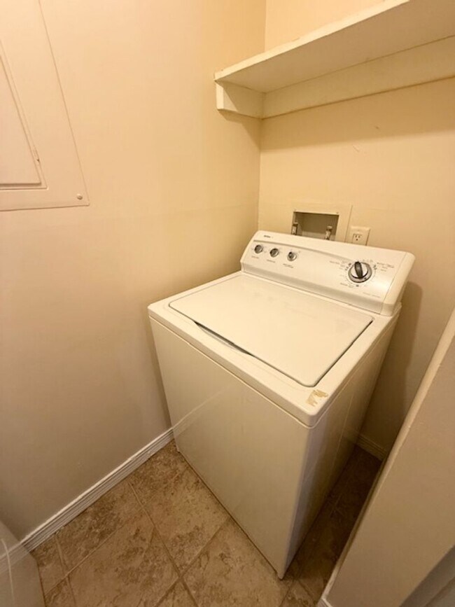 Building Photo - Beautiful Ground-Floor 2 Bedroom, 2 Bathroom Condo in The Landings at Belle Rive!