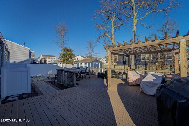 Building Photo - 515 Stone Harbor Ave