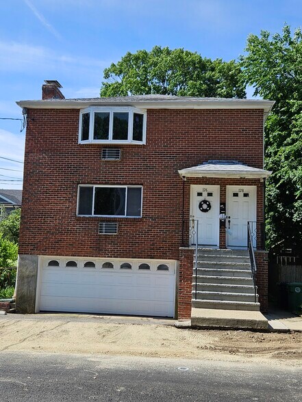 House - 126 Highland Ave
