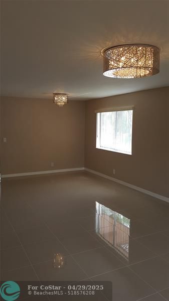 Building Photo - 213 Lakeview Dr