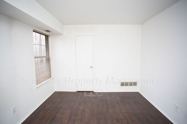 Building Photo - 40 Sumac Ct