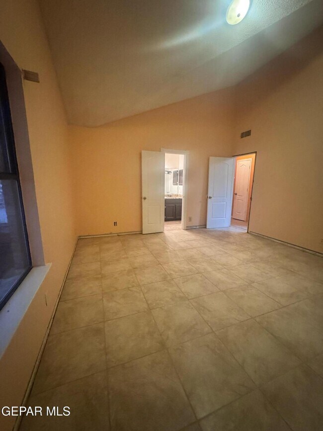 Building Photo - 7721 Waterhouse Dr