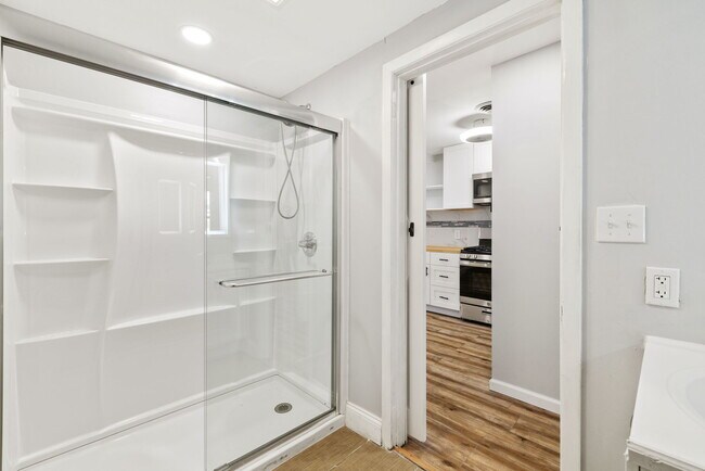 Building Photo - 2018 E Carson St