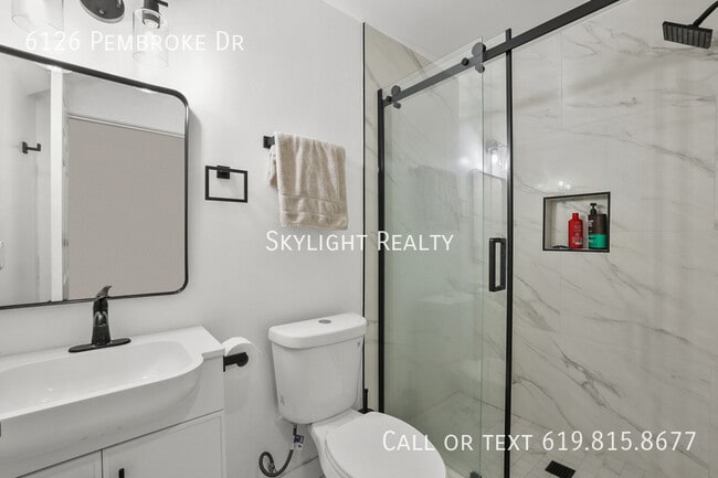 Building Photo - 6126 Pembroke Dr