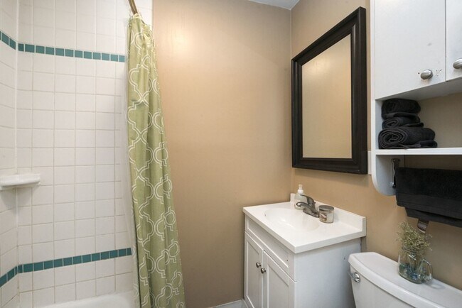 Building Photo - 592 Columbus Ave