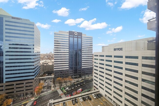 Building Photo - 45 River Dr S