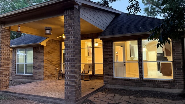 Building Photo - 931 Opal Chase Dr
