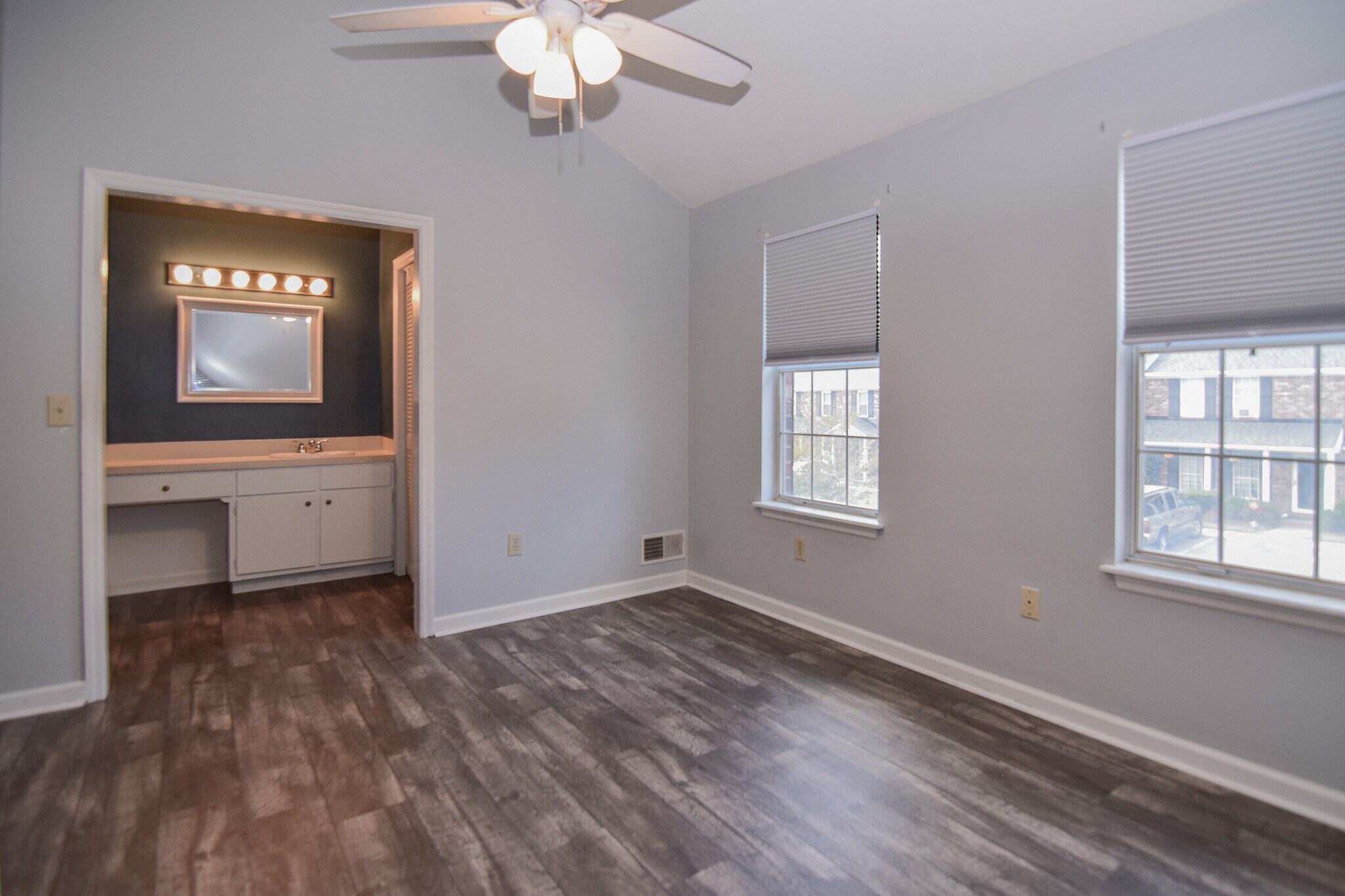 Building Photo - 105 Sandlewood Dr