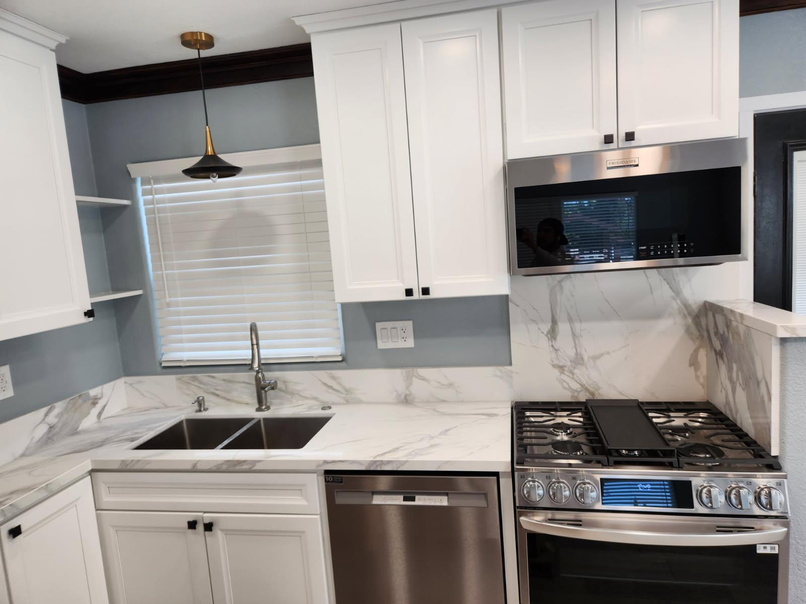 Building Photo - 703 42nd St