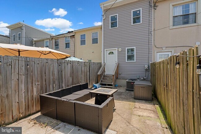 Building Photo - 1162 Nanticoke St