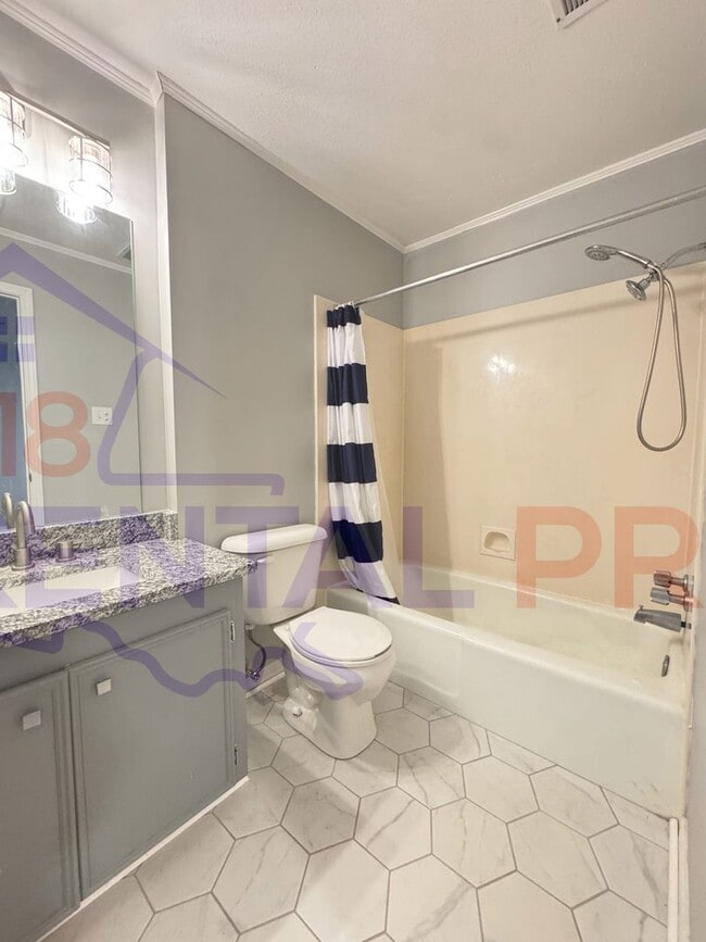 Building Photo - 2 Bed, 2 Bath Townhouse in Ruston!