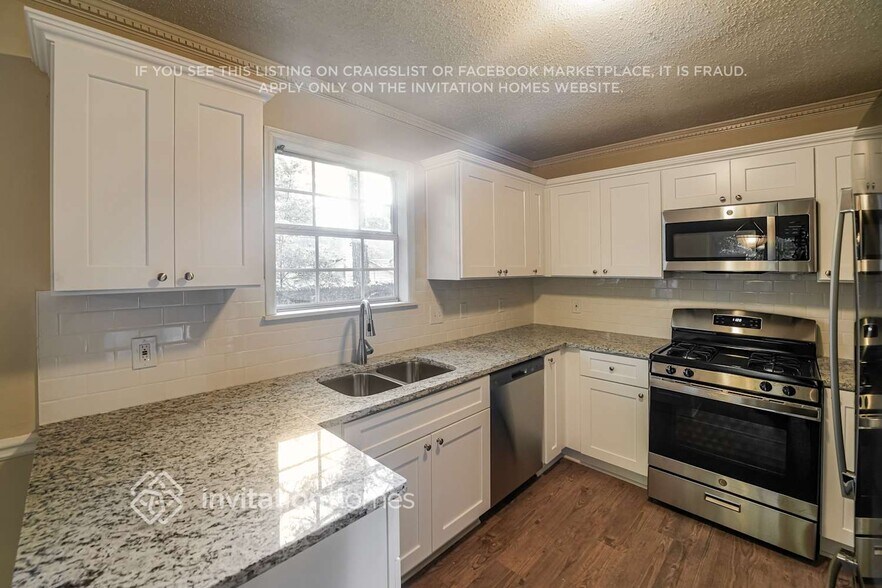 Building Photo - 7855 Dogwood Way