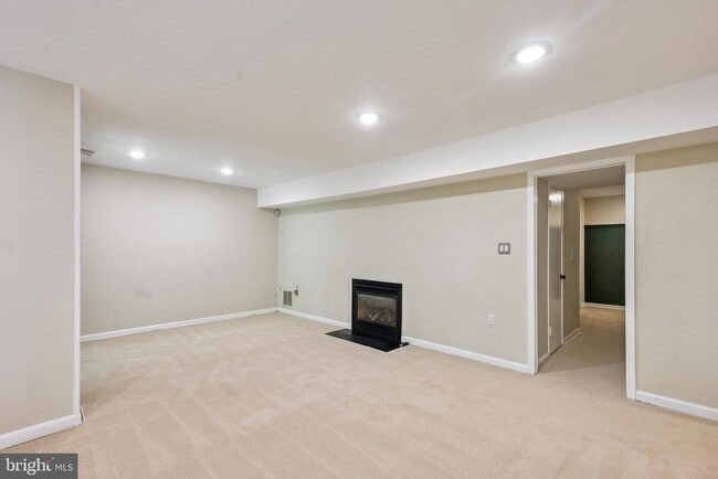 Building Photo - 8080 Inverness Ridge Rd