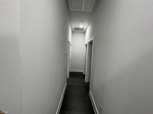 Building Photo - 3 br, 2 bath Duplex - 804 Green Castle Dri...