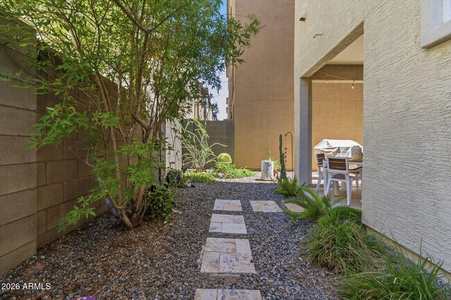 Building Photo - 674 W Flintlock Way