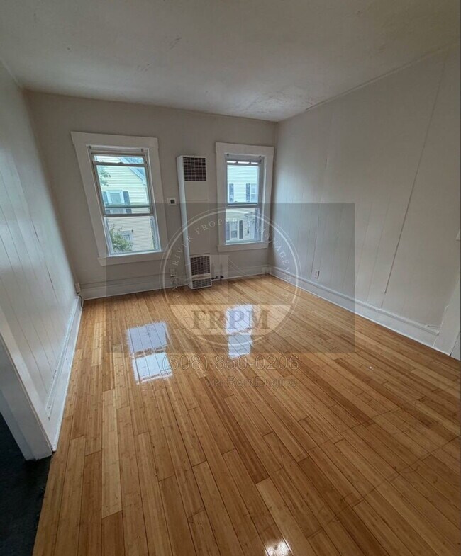Building Photo - 441 Rivet St