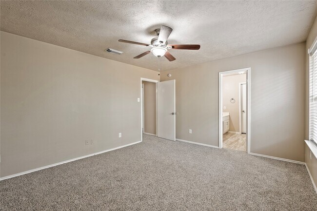 Building Photo - 2627 Autumn Springs Ln