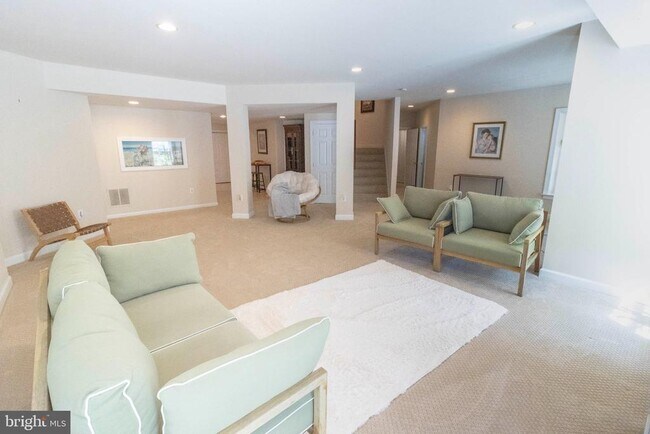 Building Photo - 3624 Stonewall Manor Dr