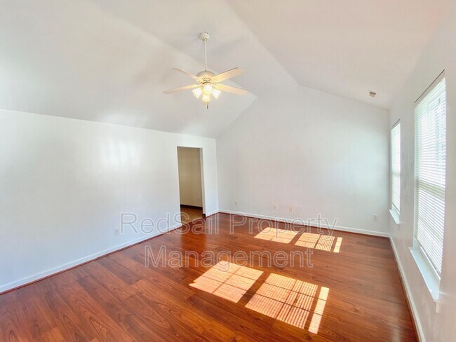 Building Photo - 500 Windward Dr