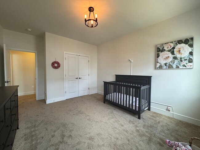 Building Photo - Stylish And Spacious 4 Bed 3.5 Bath Home I...