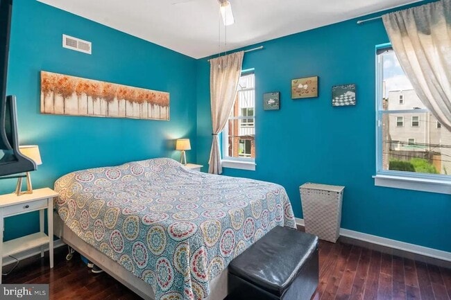 Building Photo - 2016 Oakford St