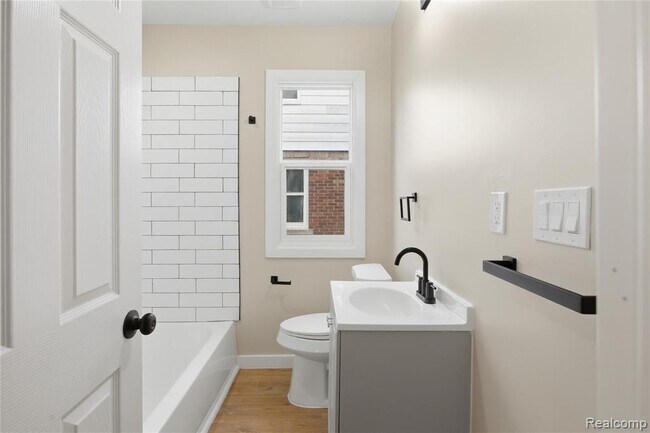 Building Photo - 14617-14617 Winthrop St