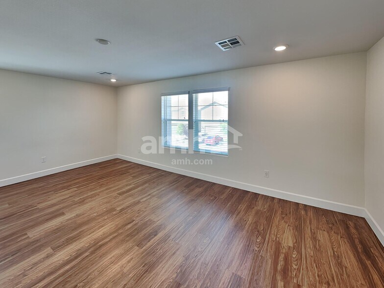 Building Photo - 8152 Inhibition Ct