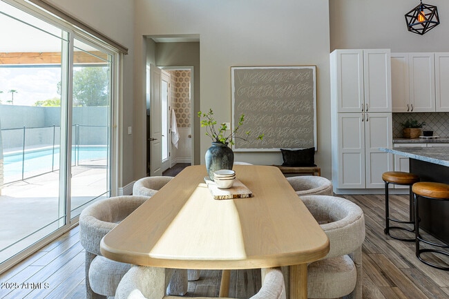 Building Photo - 3801 E Glenrosa Ave