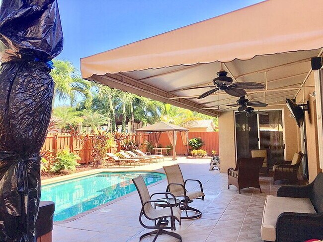 Building Photo - "Spacious 4-Bed Oasis with Granite Elegance & Pool in Miami Lakes"