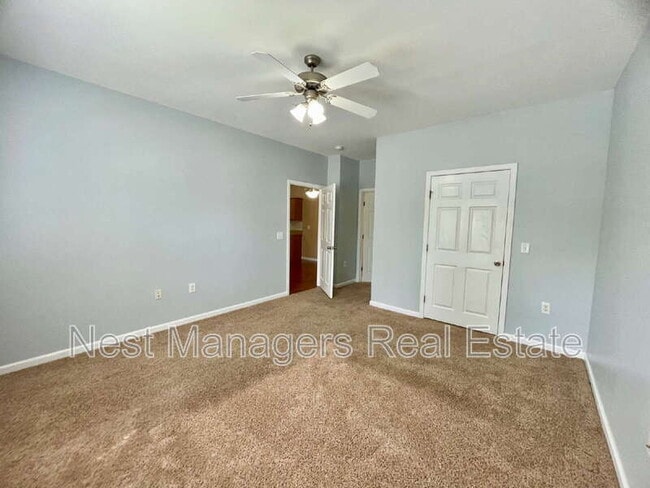 Building Photo - 635 Marshtree Ln