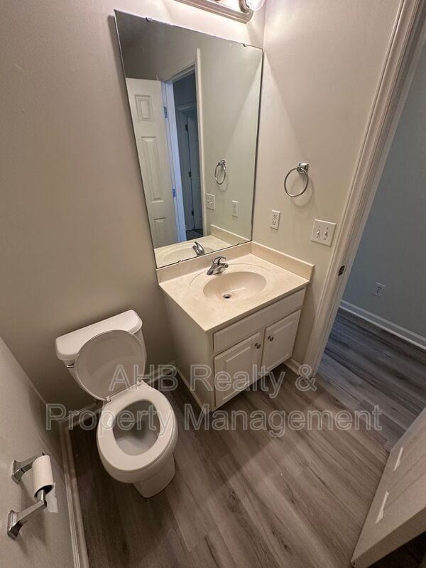 Building Photo - 3475 Forestdale Dr