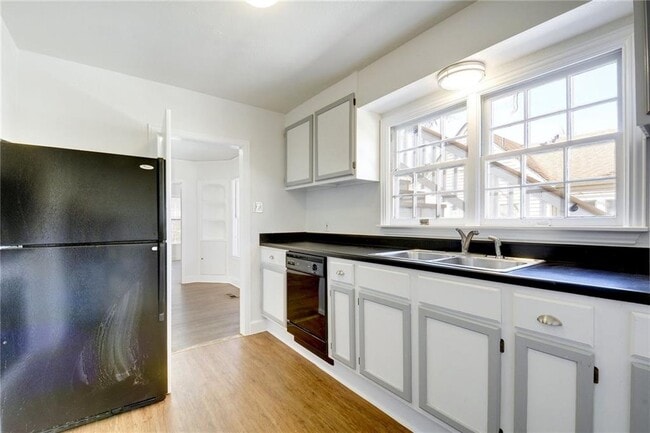 Building Photo - 1602 Mohle Dr