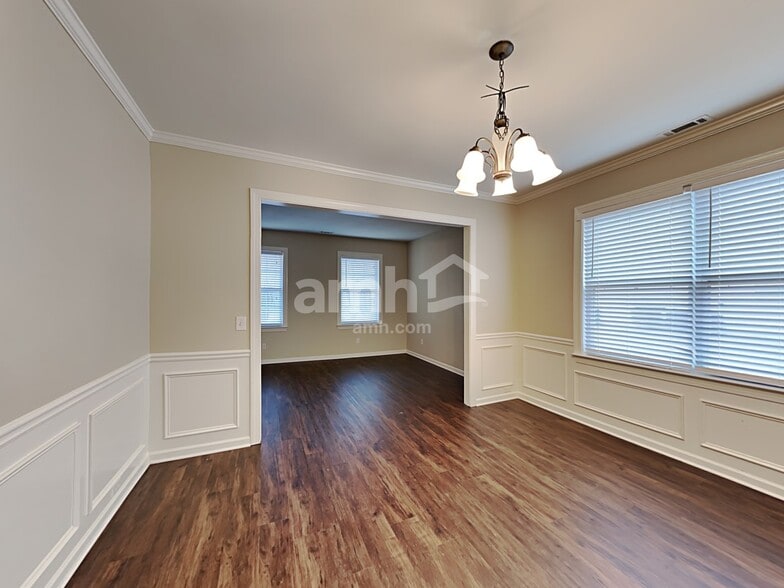 Building Photo - 680 Golden Meadow Dr