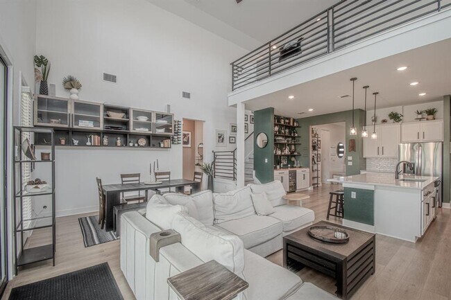 Building Photo - 308 Millbend Rd