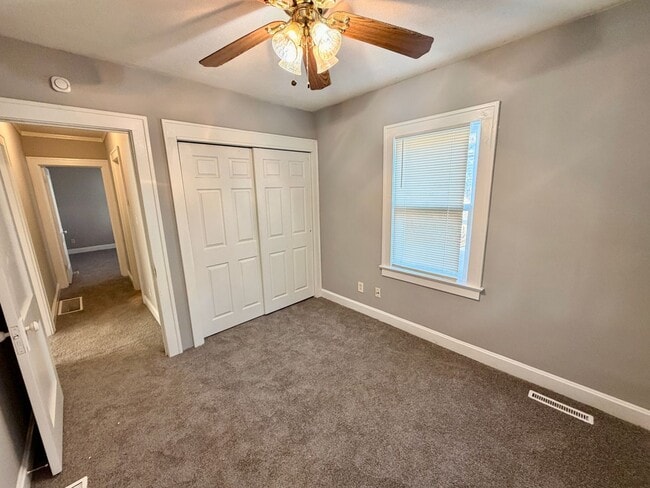 Building Photo - 538 S Hardy Ave