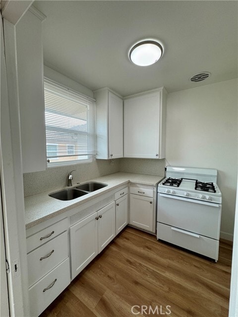 Building Photo - 3402 Gaviota Ave