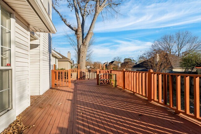 Building Photo - Beautiful Home in Desirable Cherry Creek | 3 Bed + Office | Fully Fenced Yard | Near Baker Elemen...