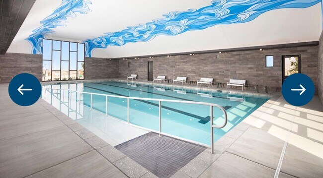 Building Photo - Luxury 55+ Executive Home- Fully Furnished