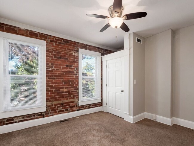 Building Photo - 1208 Indianola Ave