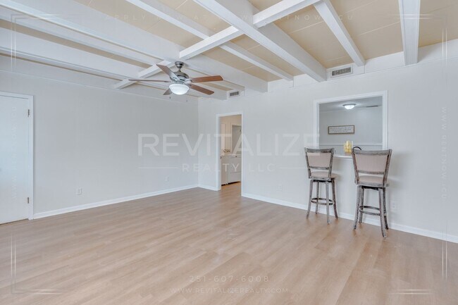 Building Photo - 3 Bed 2 Bath Gem in Midtown Mobile!!