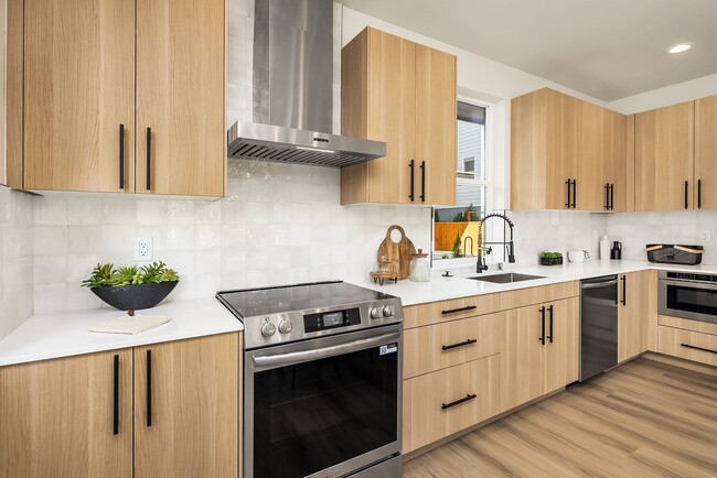 Building Photo - New Ballard Townhome