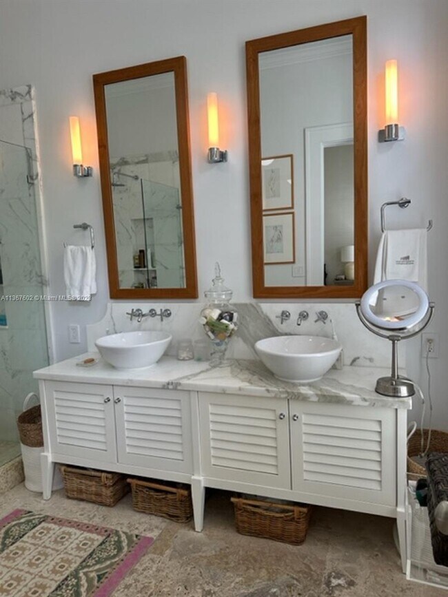 Building Photo - 645 Almeria Ave