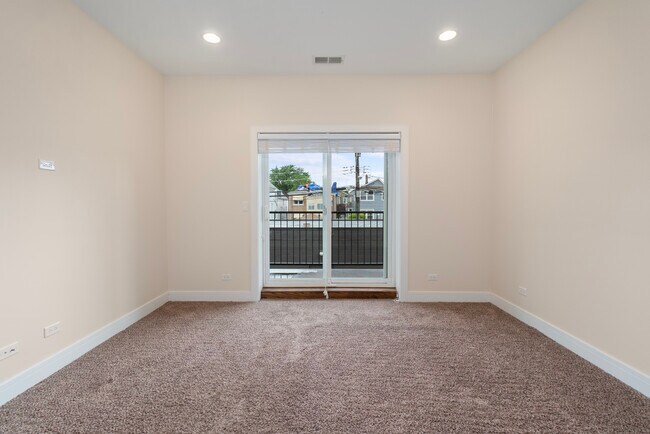Building Photo - 3508 N Sacramento Ave