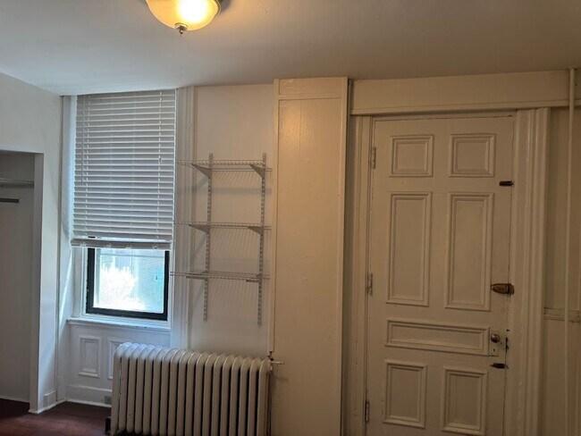 Building Photo - 816 Cedar Ave